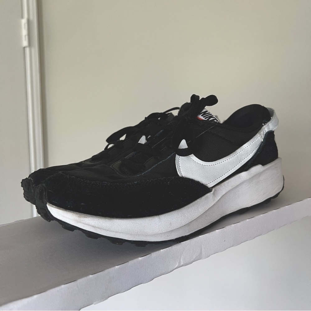 Nike Waffle Debut Men’s 8/ Women’s 9.5